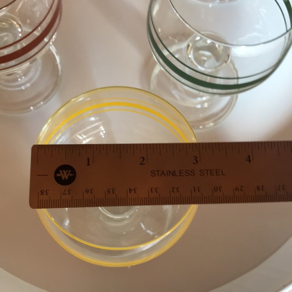 A set of 4 water or punch glasses. Made in France. - Picture 4 of 6